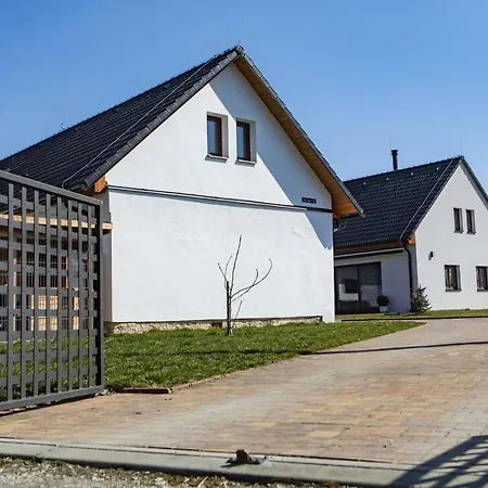 Apartman Dvorce Straz nad Nezarkou Exterior photo